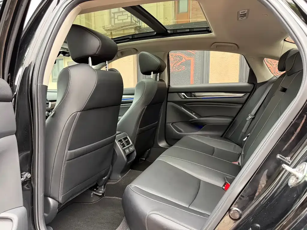 Honda Accord — фото 2