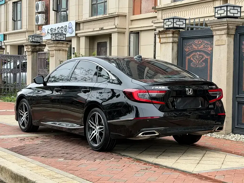 Honda Accord — фото 7