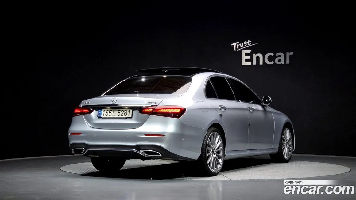 Mercedes-Benz E-Class — фото 5