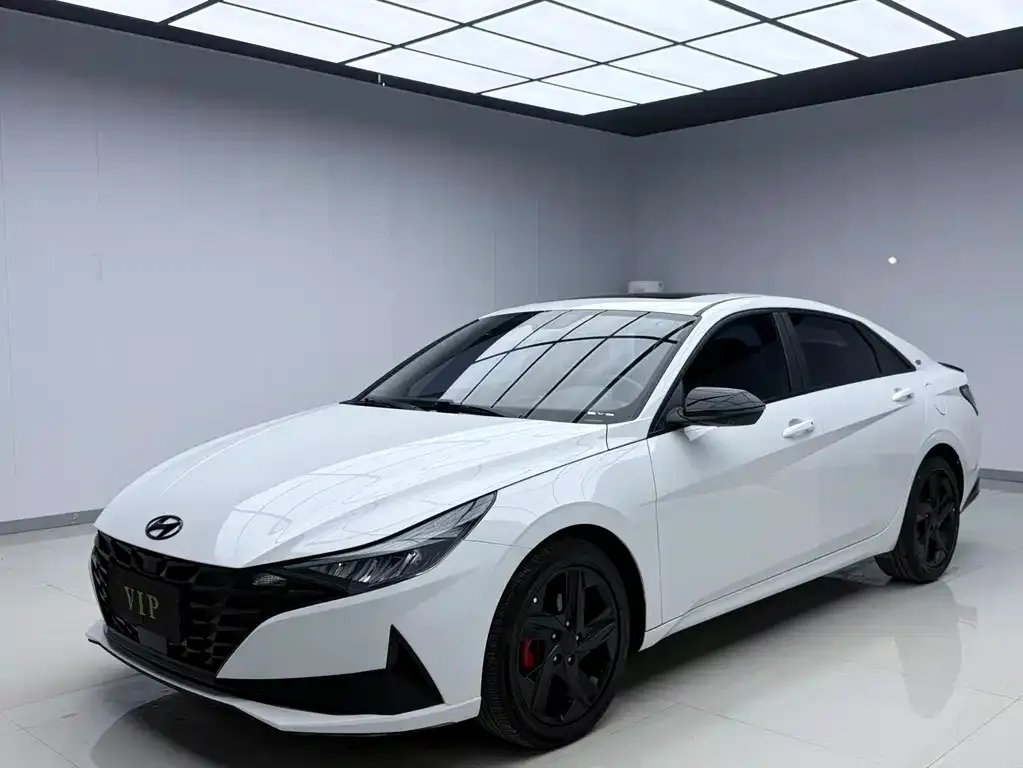 Hyundai Elantra 2022 из CN, фото 1