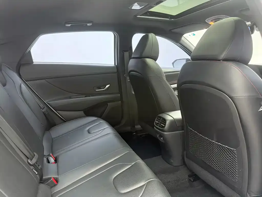Hyundai Elantra 2022 из CN, фото 8