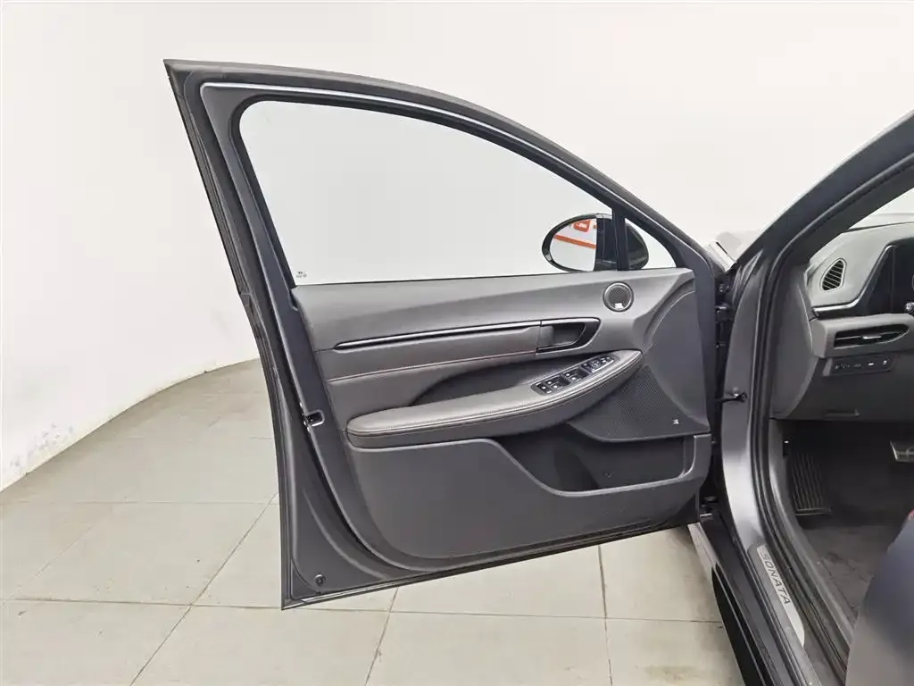 Hyundai Sonata 2023 из CN, фото 9