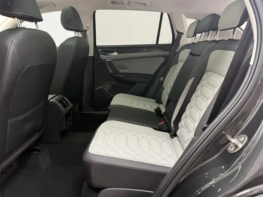 Volkswagen Tayron 2023 из CN, фото 2