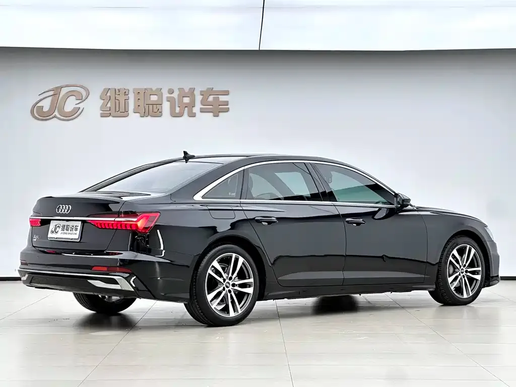 Audi A6L — фото 6