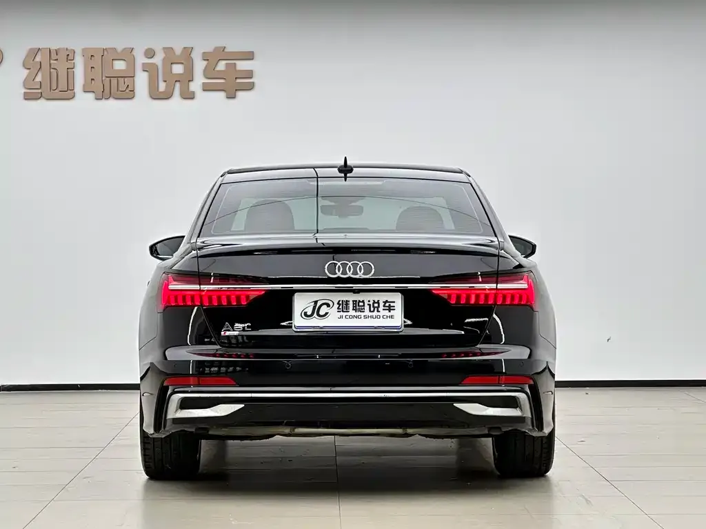 Audi A6L — фото 2