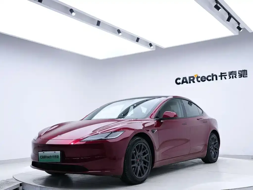 Tesla Model 3 — фото 10