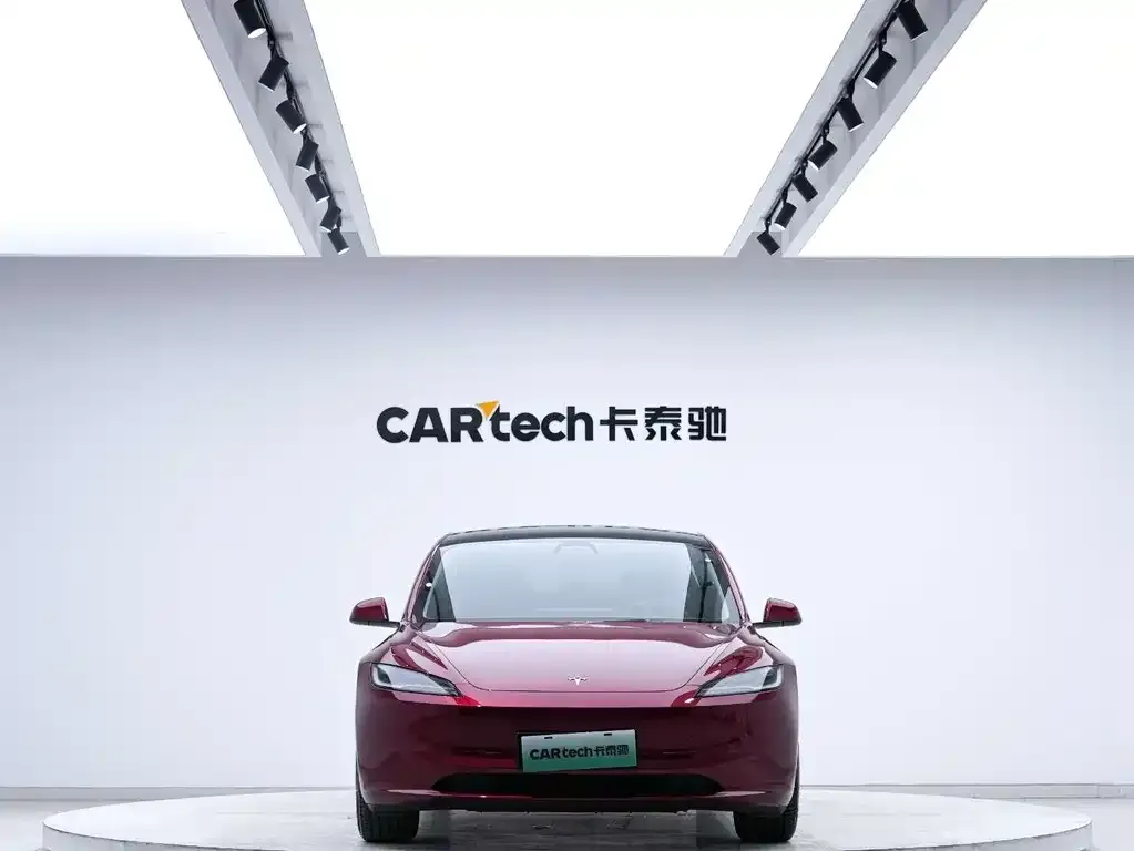 Tesla Model 3 — фото 2
