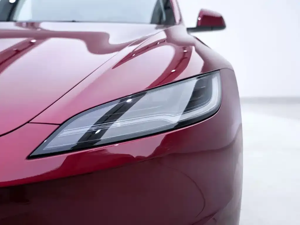 Tesla Model 3 — фото 8