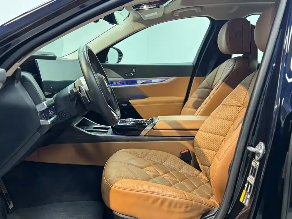 BMW i7 2023 из CN, фото 10