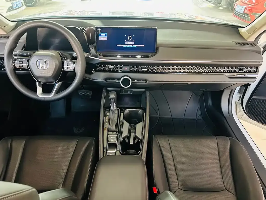 Honda Accord — фото 10