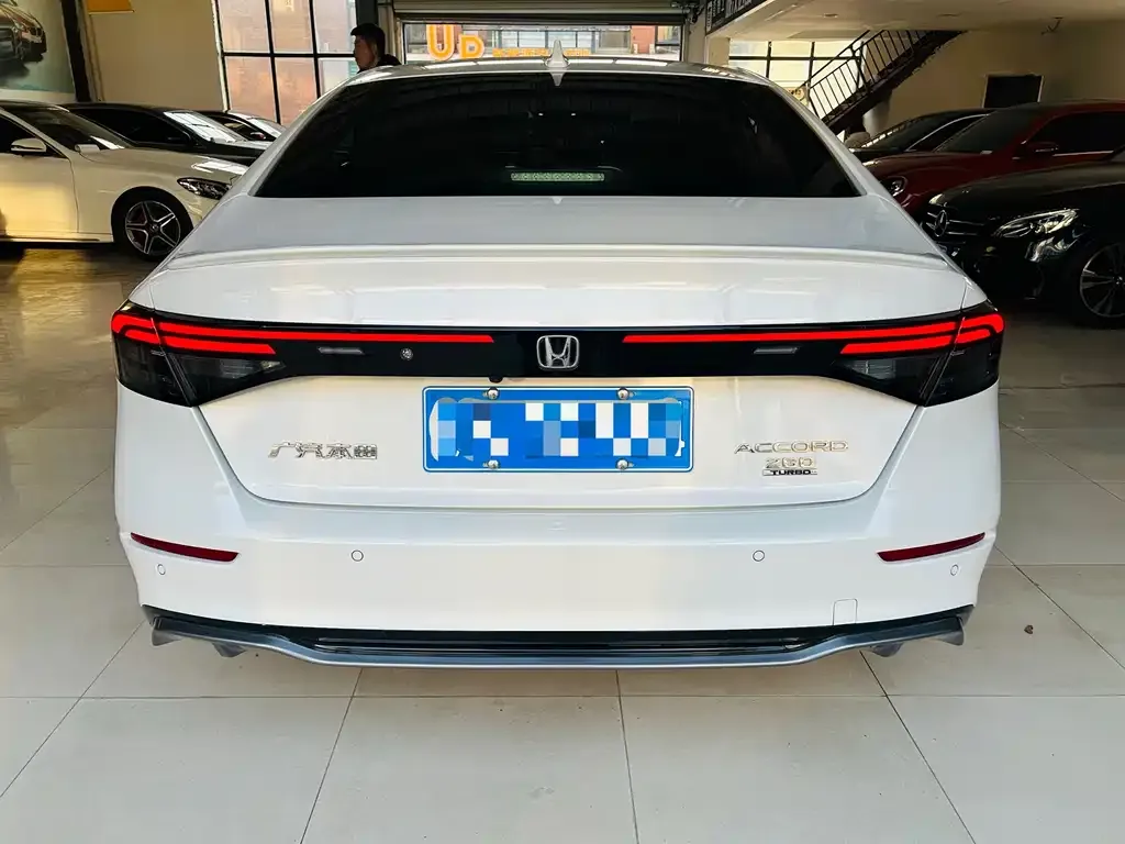 Honda Accord — фото 4