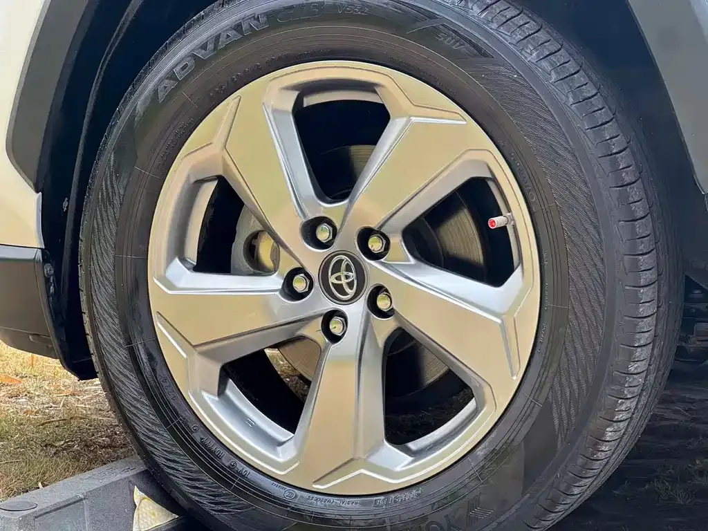 Toyota RAV4 2021 из CN, фото 9