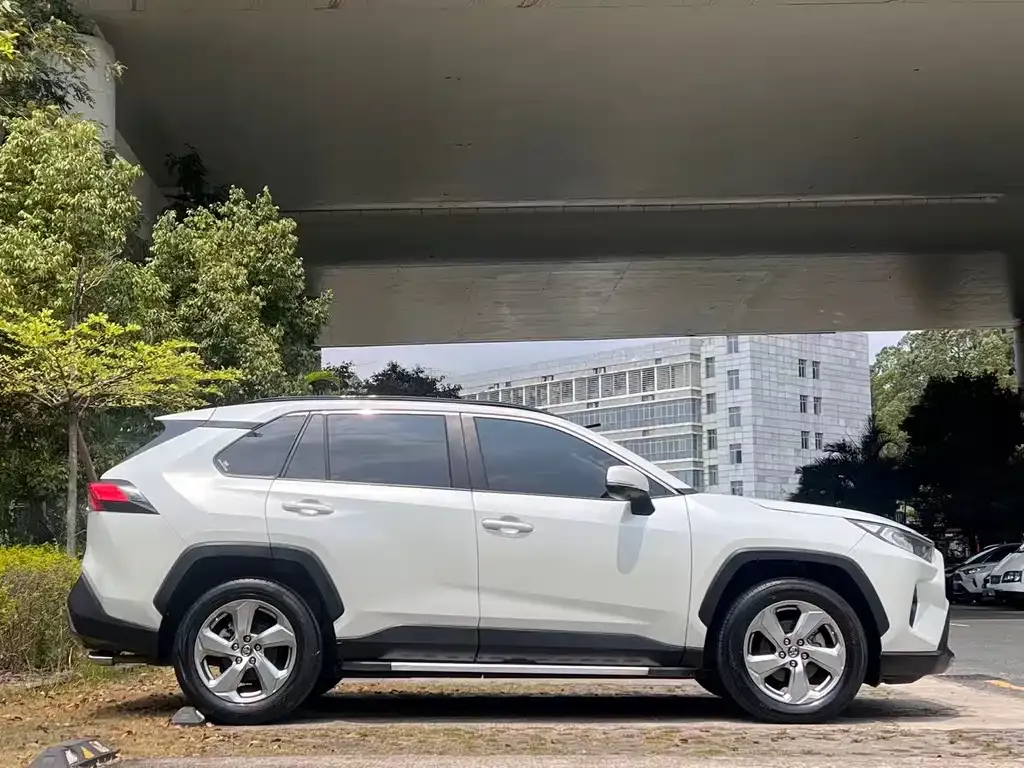 Toyota RAV4 2021 из CN, фото 8