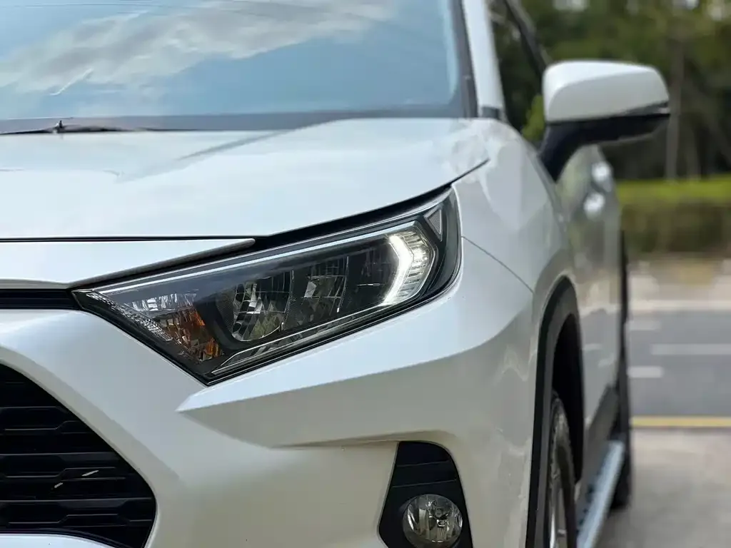 Toyota RAV4 2021 из CN, фото 2