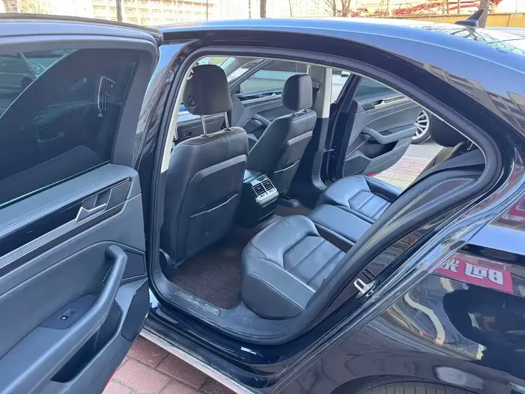 Volkswagen Phideon 2021 из CN, фото 2
