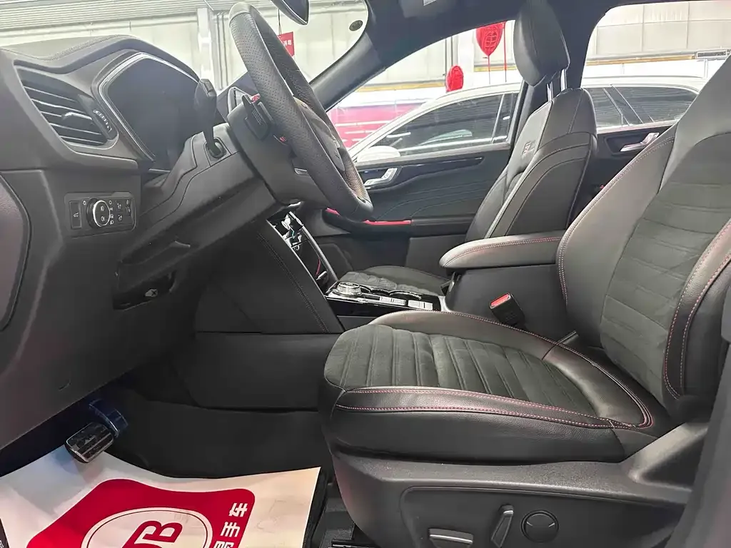 Ford Escape 2023 из CN, фото 8