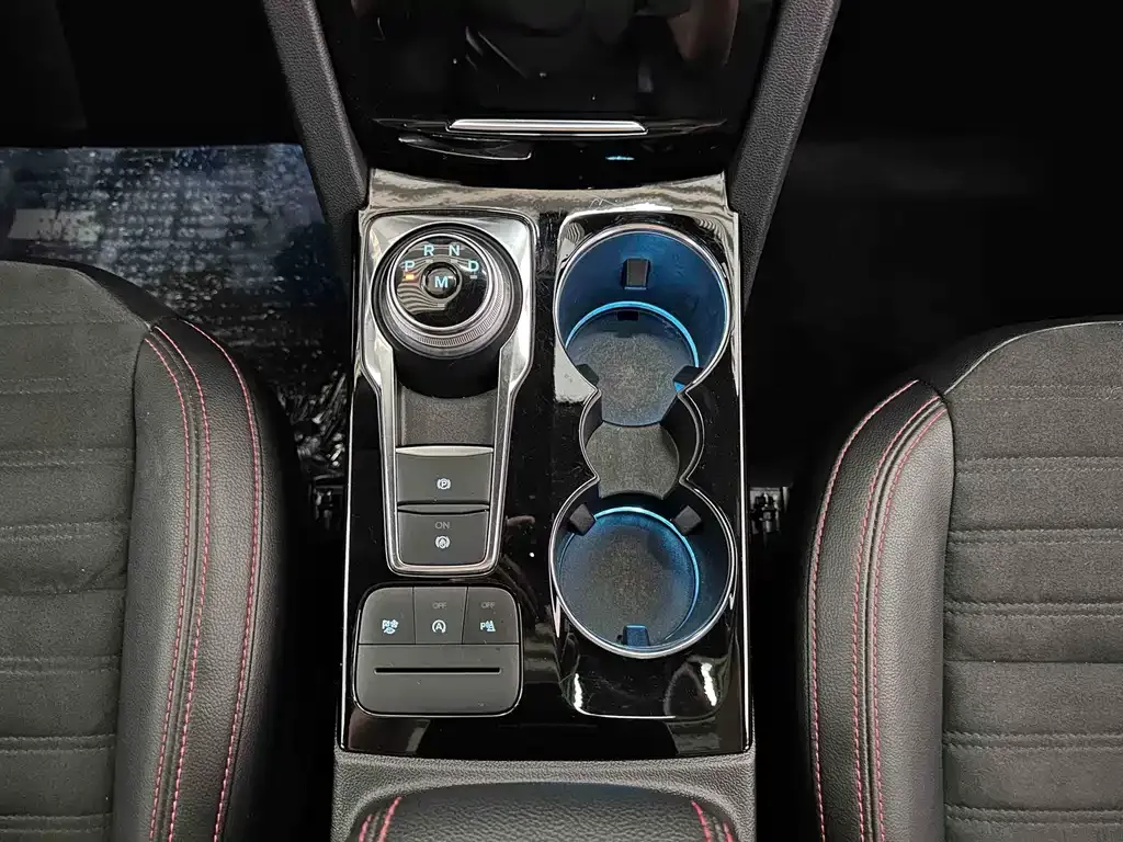 Ford Escape 2023 из CN, фото 10