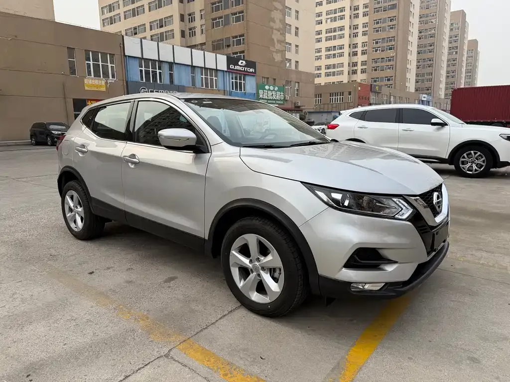 Nissan Qashqai — фото 2