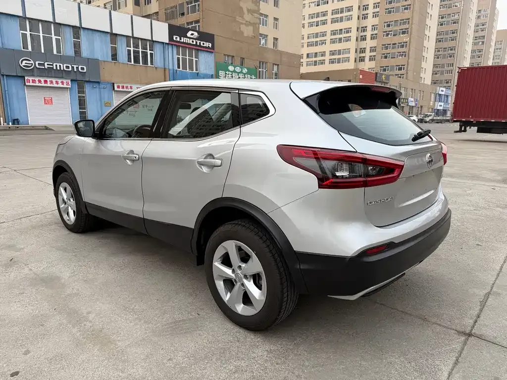 Nissan Qashqai — фото 9