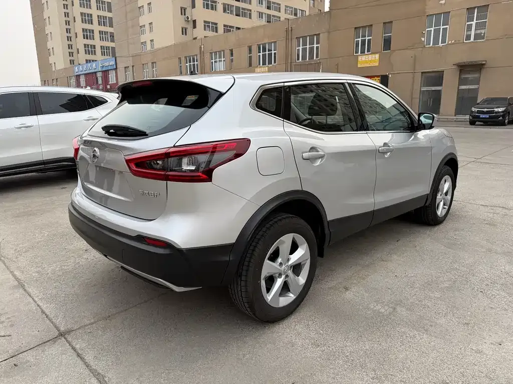 Nissan Qashqai — фото 5