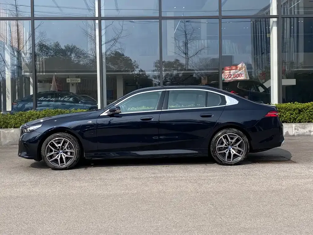 BMW i5 2025 из CN, фото 3