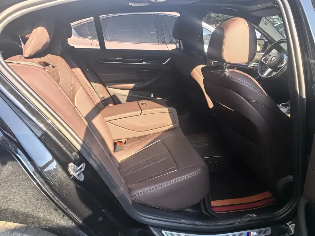 BMW 5 Series 2022 из CN, фото 10