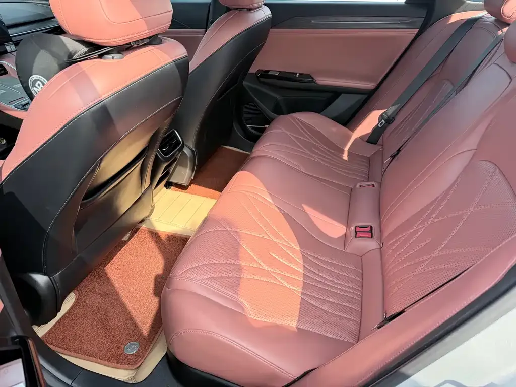 Geely Galaxy L6 — фото 2