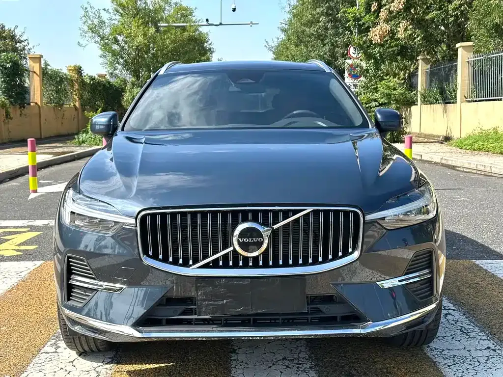 Volvo XC60 — фото 9