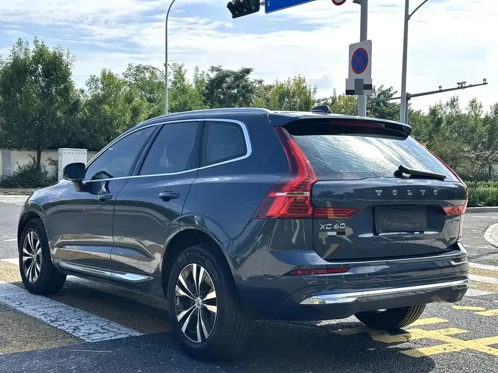 Volvo XC60 — фото 5