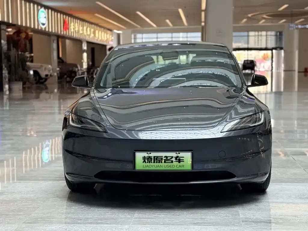Tesla Model 3 — фото 9