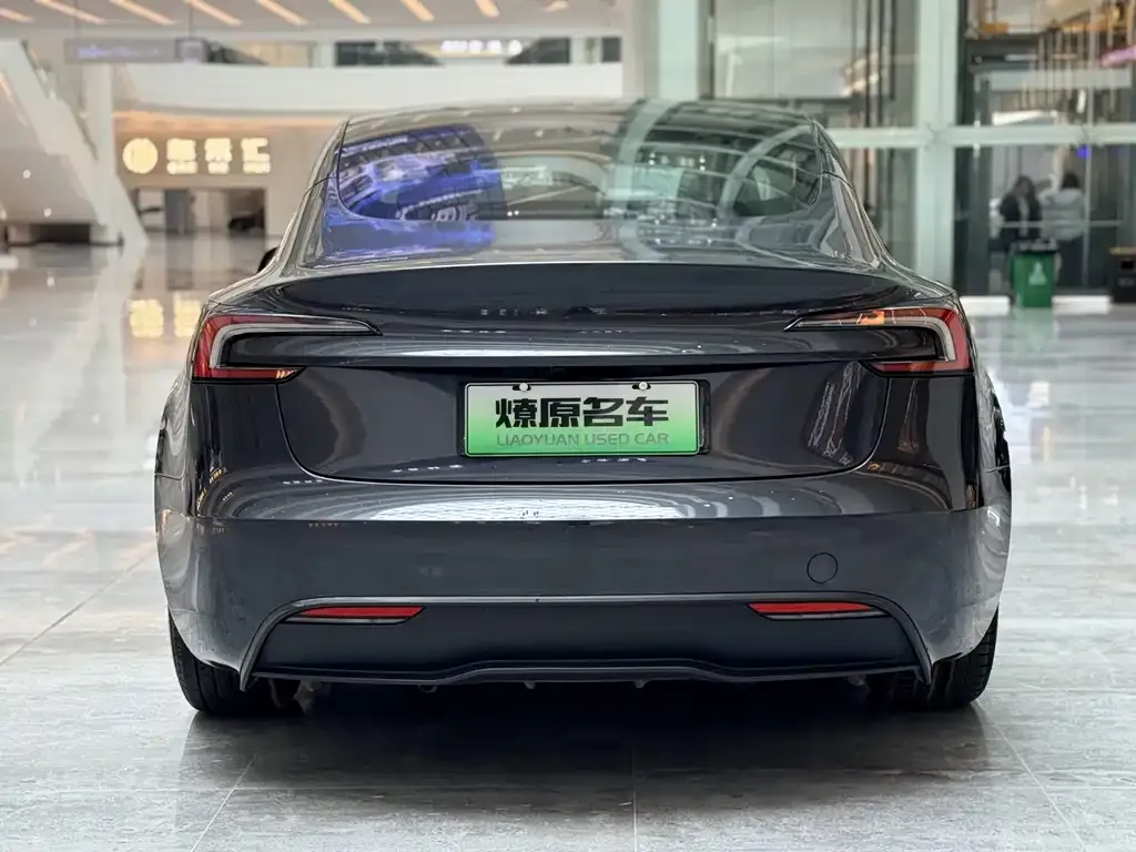 Tesla Model 3 — фото 3