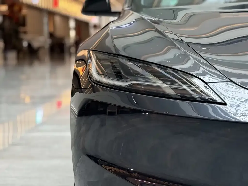Tesla Model 3 — фото 2