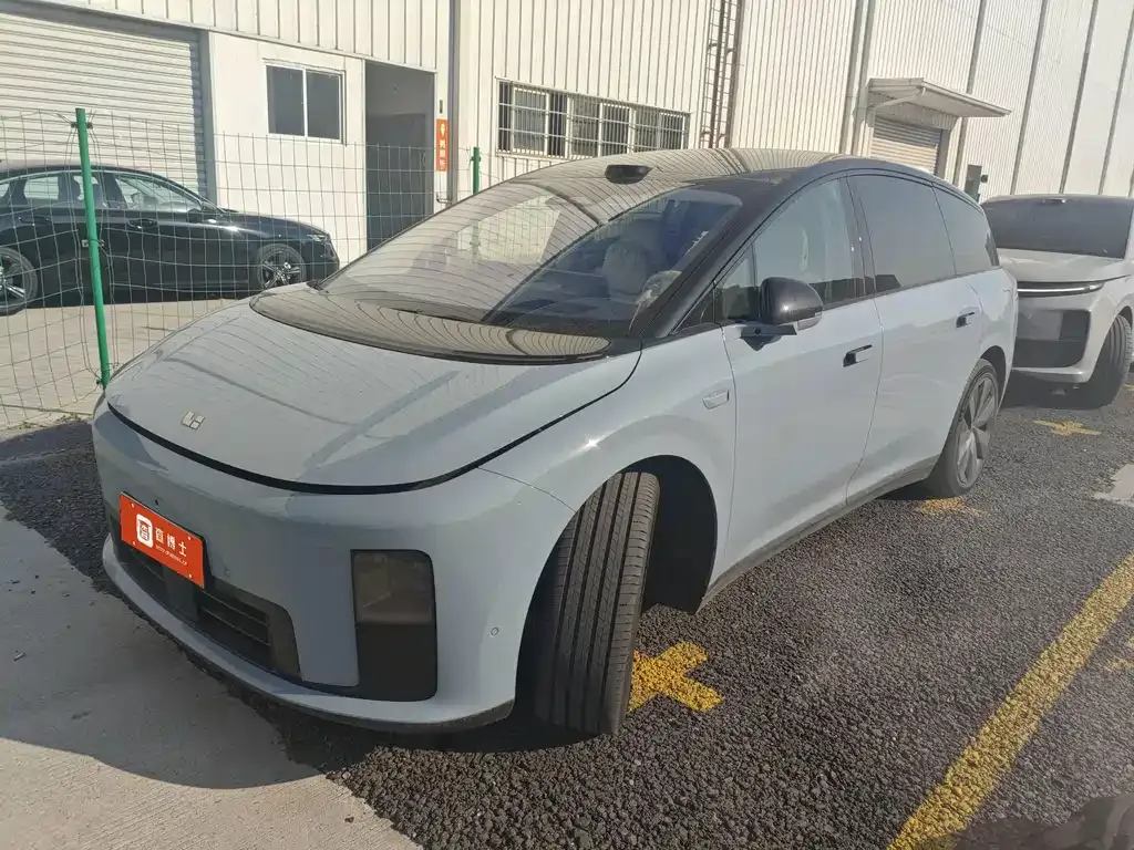 Li Auto i8