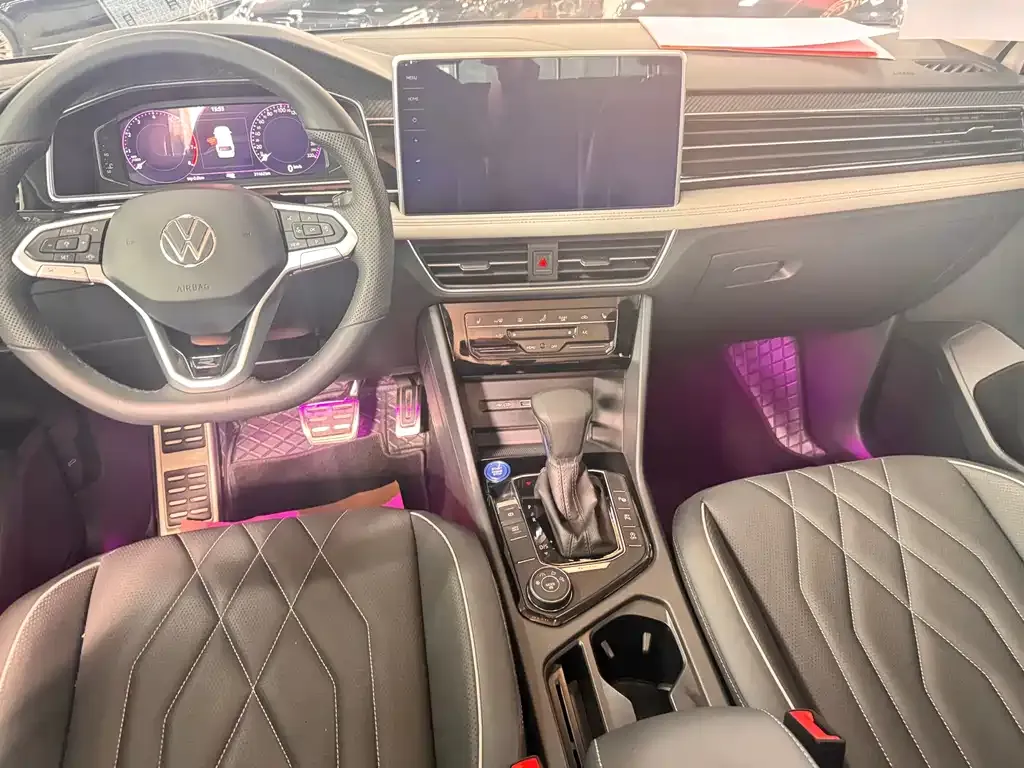 Volkswagen Tiguan L — фото 3