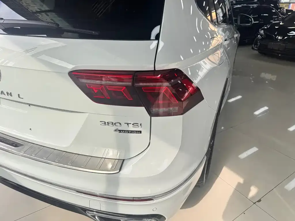Volkswagen Tiguan L — фото 2