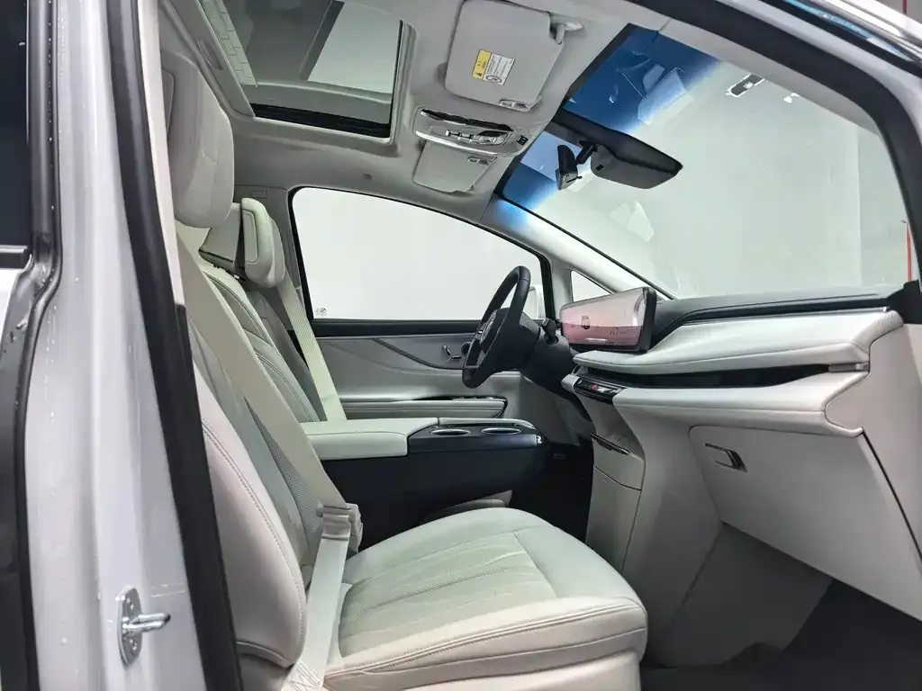Buick GL8 Hybrid 2026 из CN, фото 4