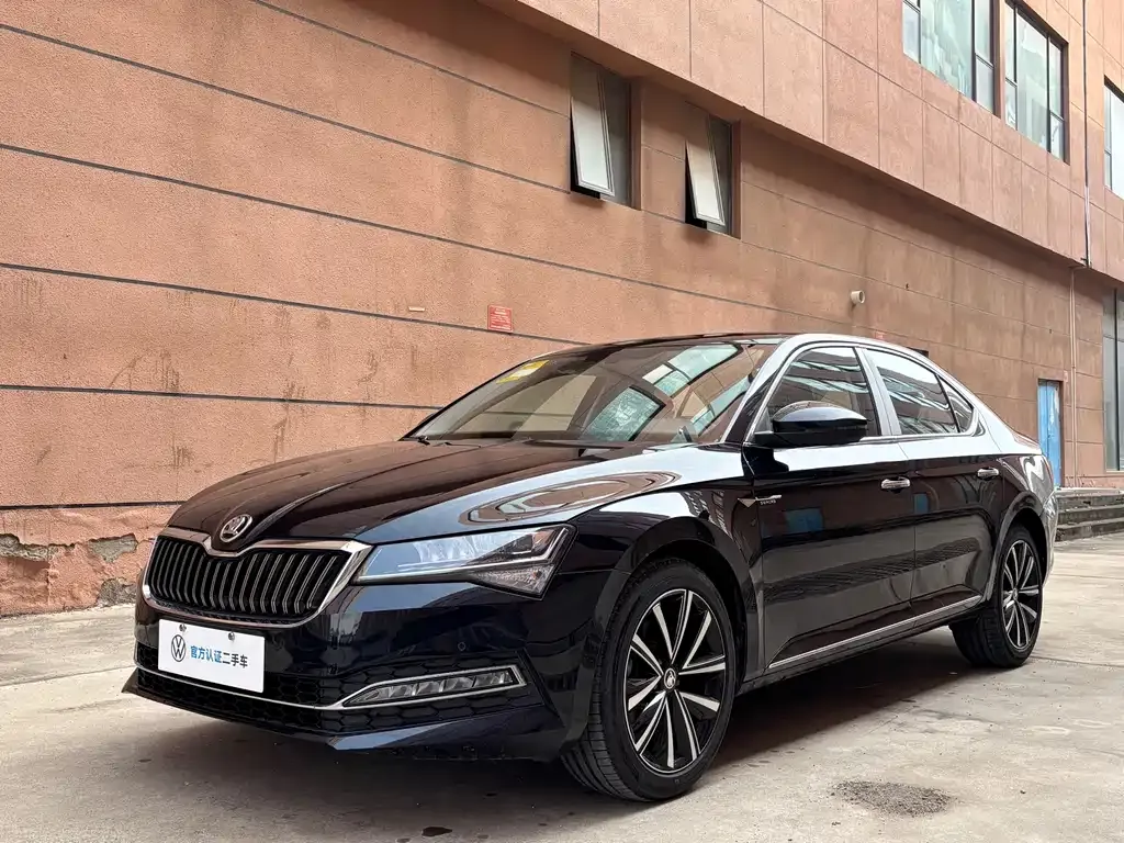 Skoda Superb — фото 1