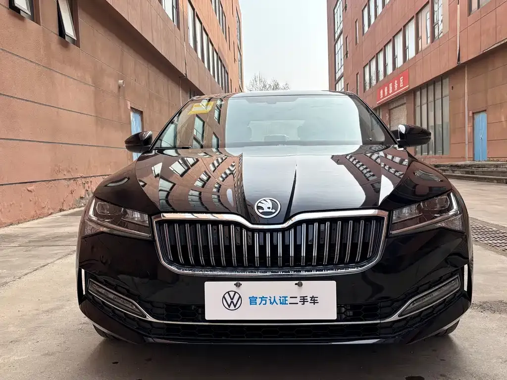 Skoda Superb — фото 5