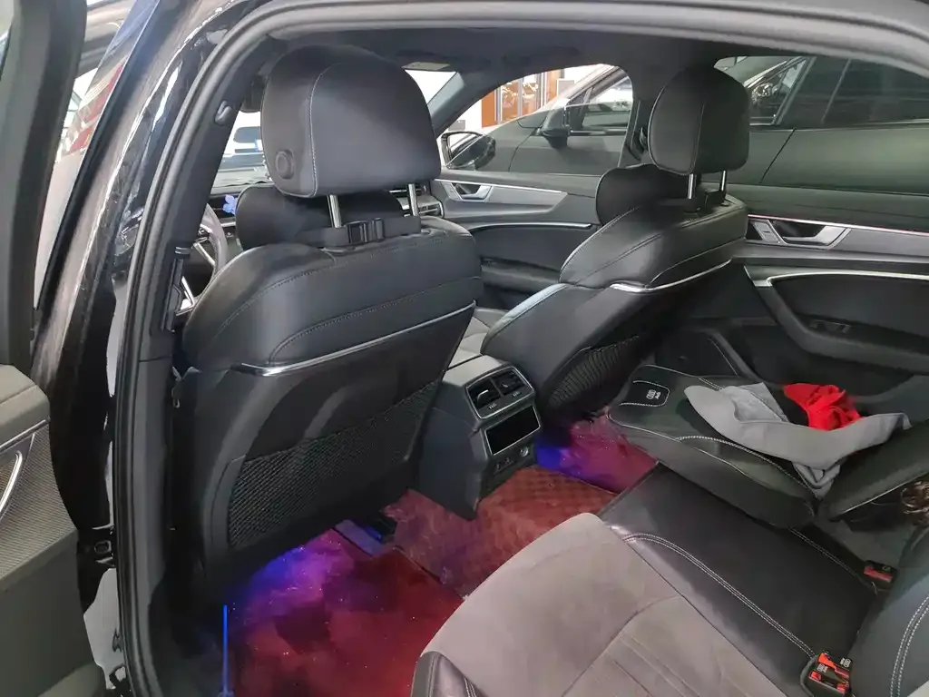 Audi A6L 2023 из CN, фото 7