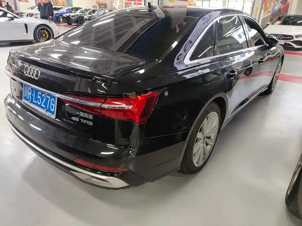 Audi A6L 2023 из CN, фото 4