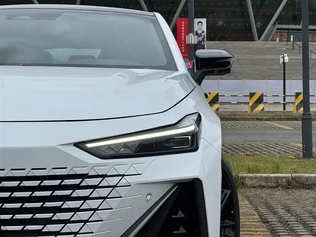 Changan UNI-V 2023 из CN, фото 9