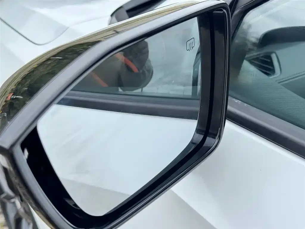 Changan UNI-V 2023 из CN, фото 3