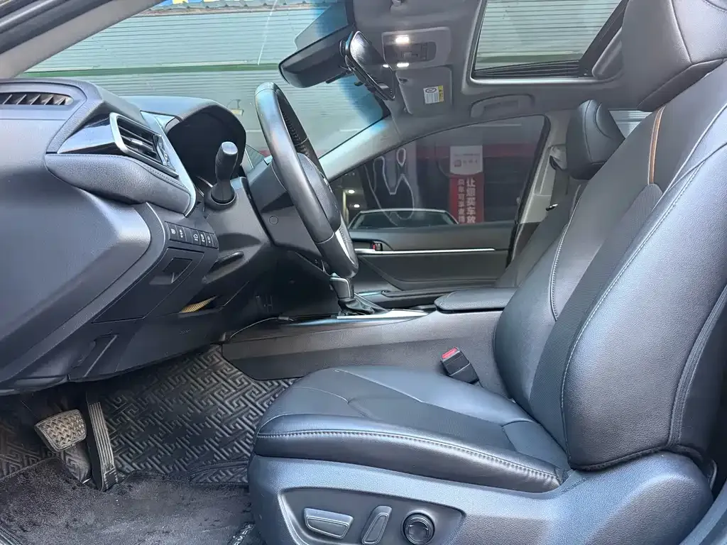 Toyota Camry 2023 из CN, фото 7