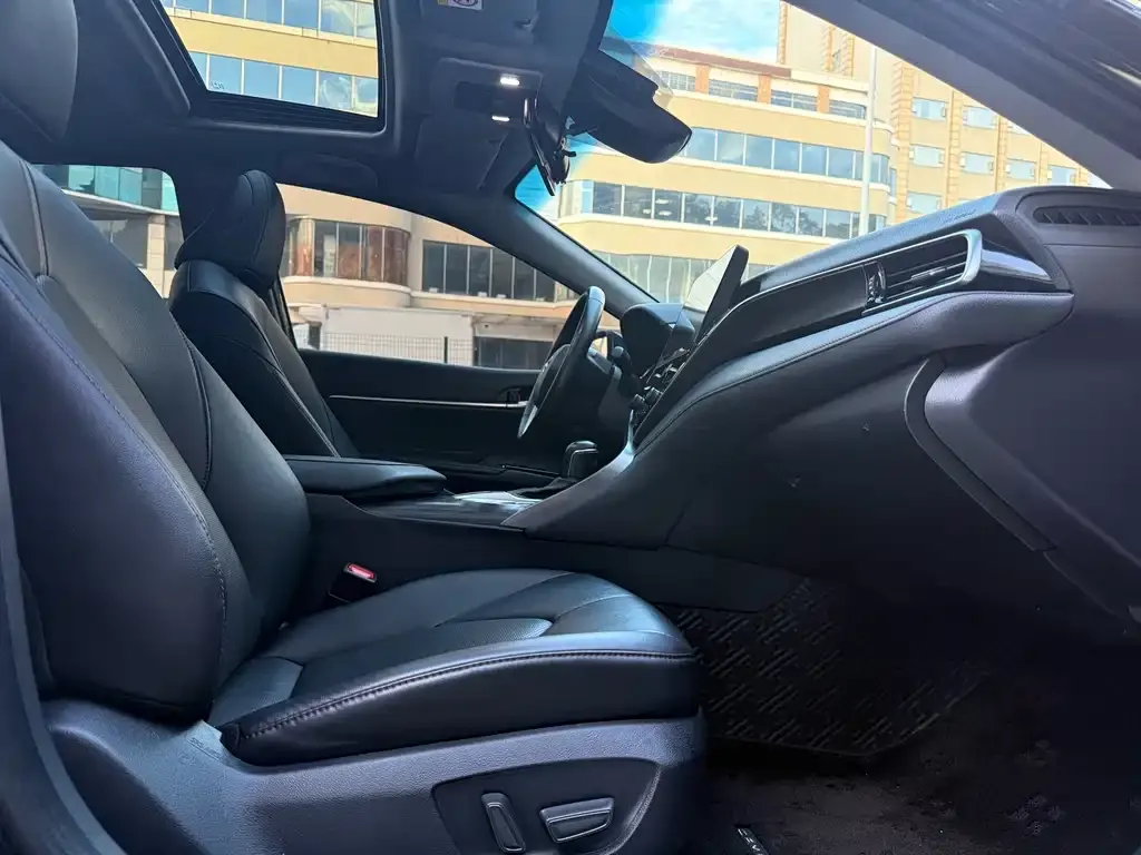 Toyota Camry 2023 из CN, фото 8