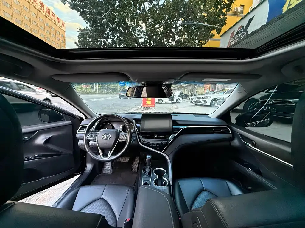 Toyota Camry 2023 из CN, фото 4