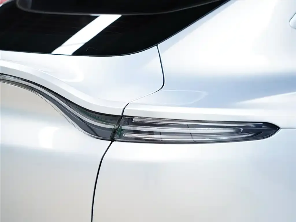 Aston Martin DBX 2022 из CN, фото 4