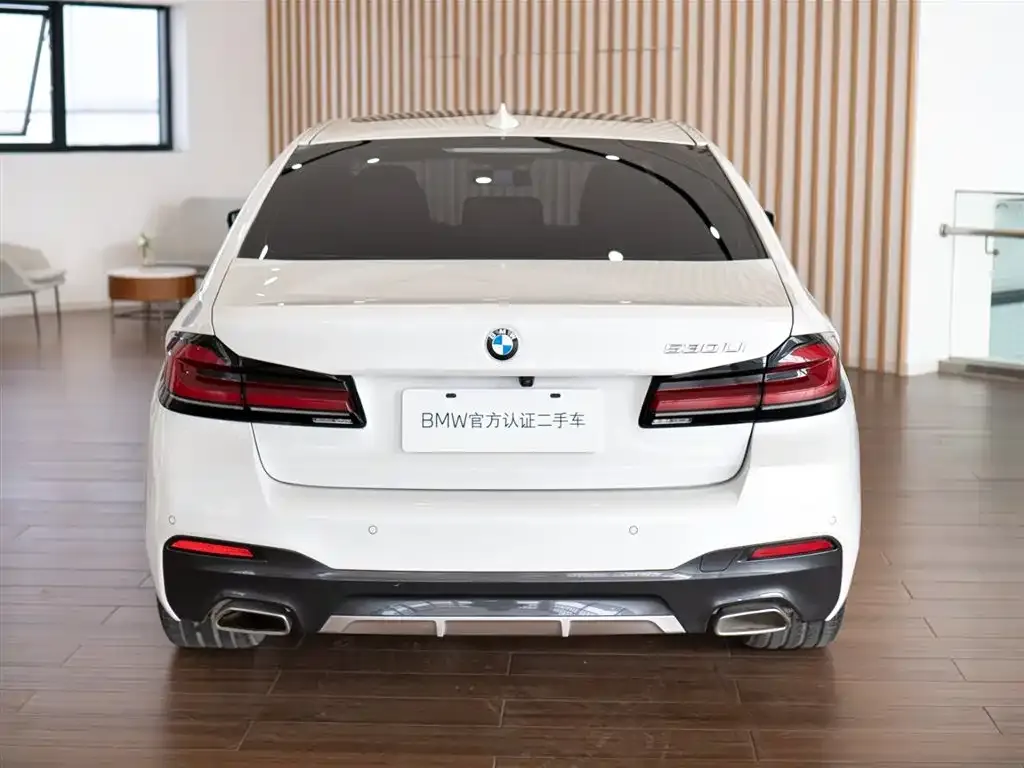 BMW 5 Series — фото 2