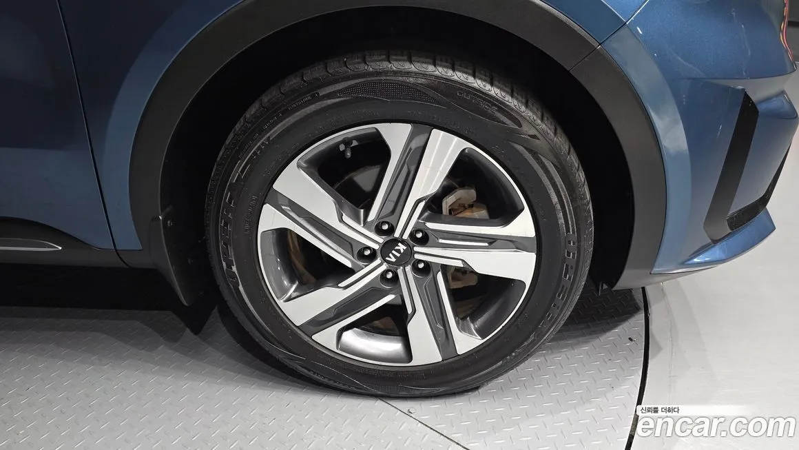 Kia Sorento — фото 6