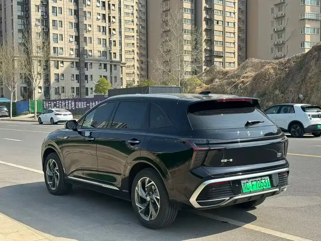 Hongqi HS3 PHEV — фото 6