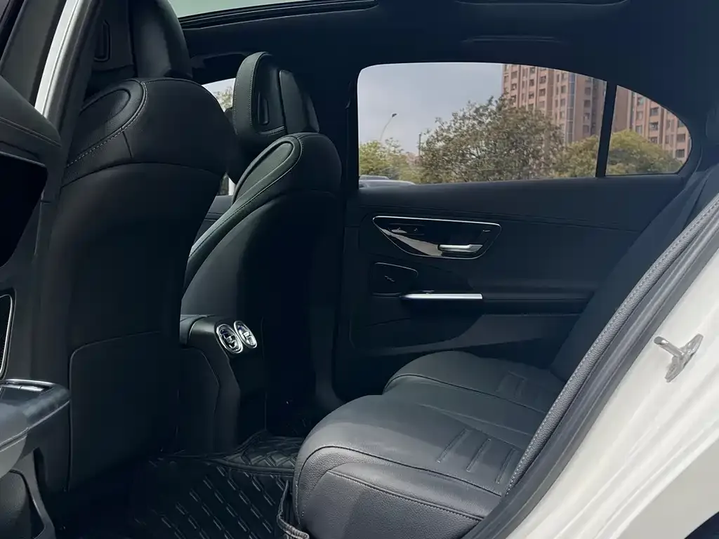 Mercedes-Benz C-Class 2023 из CN, фото 3